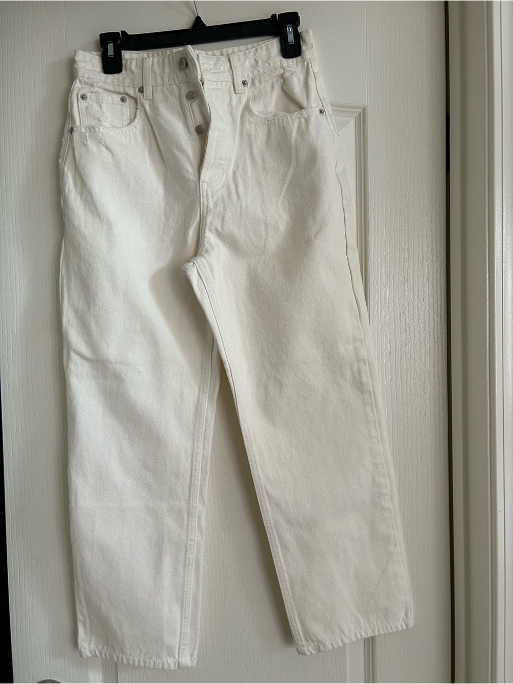 Meshki Women's Relaxed White High-Waist Jeans